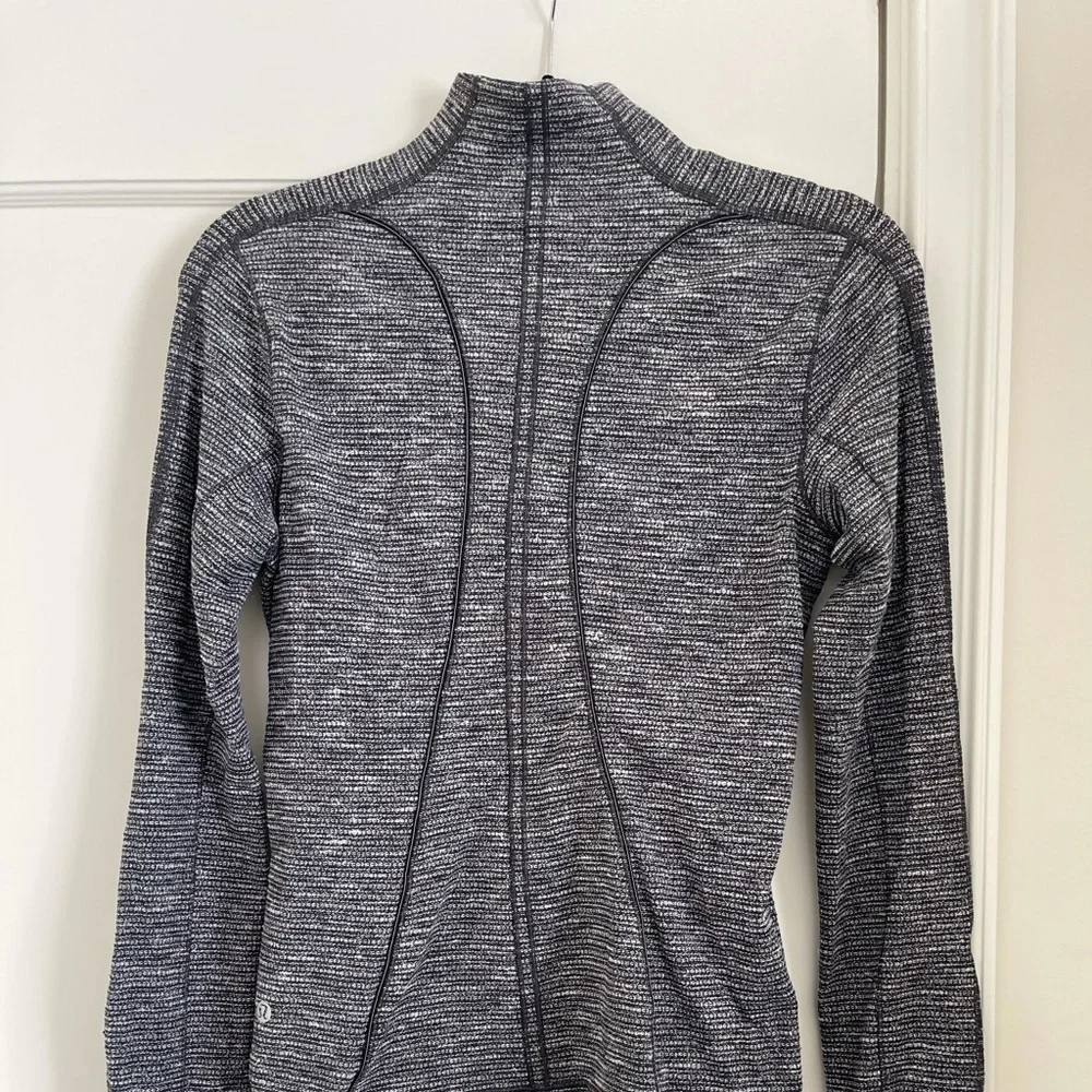 Lululemon Run Briskly 1/2 Zip - Picture 6 of 12